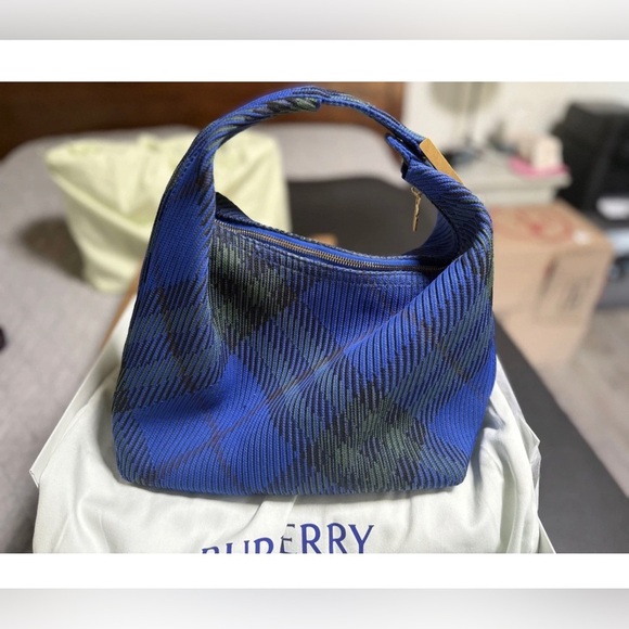 Burberry Medium Duffle Bag Handbag Knit knight color authentic luxe blue gold - Picture 6 of 16